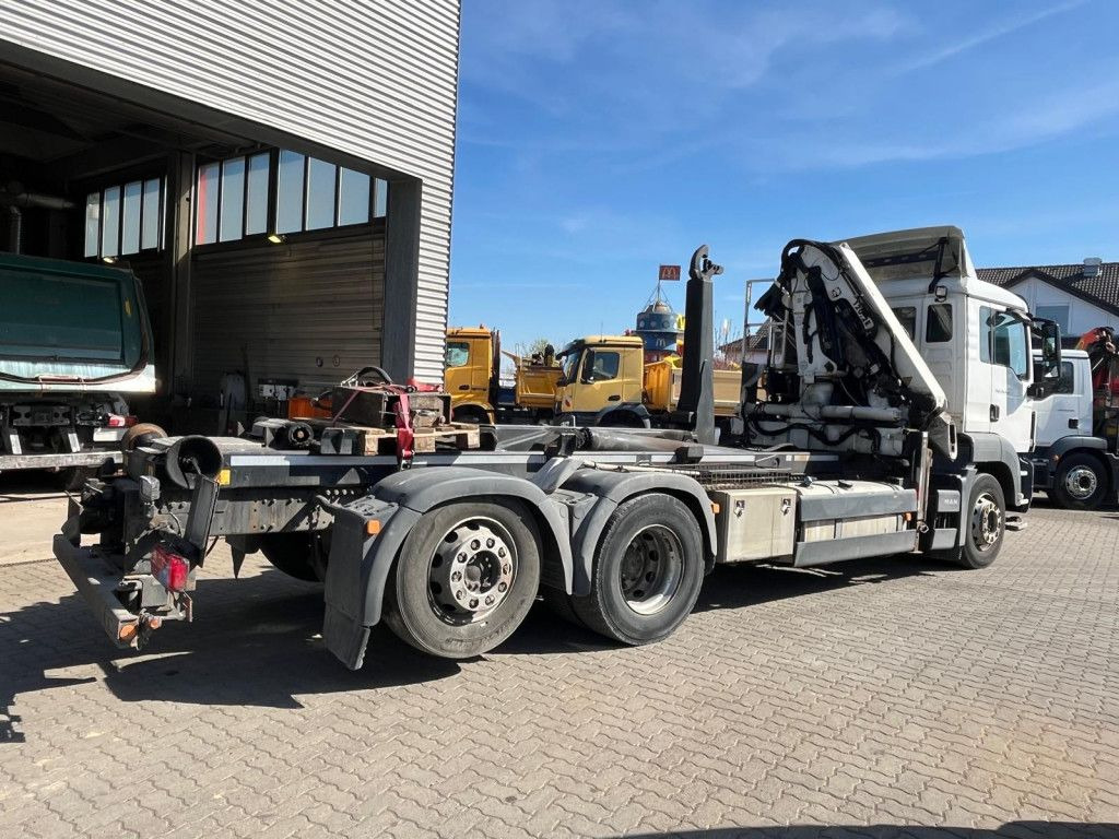 MAN TG-S 26.400 6x2 BL Abrollkipper mit Kran Funk Gr - Kamion s kukastom dizalicom, Kamion s kranom: slika MAN TG-S 26.400 6x2 BL Abrollkipper mit Kran Funk Gr - Kamion s kukastom dizalicom, Kamion s kranom MAN TG-S 26.400 6x2 BL Abrollkipper mit Kran Funk Gr - Kamion s kukastom dizalicom, Kamion s kranom: slika MAN TG-S 26.400 6x2 BL Abrollkipper mit Kran Funk Gr - Kamion s kukastom dizalicom, Kamion s kranom
