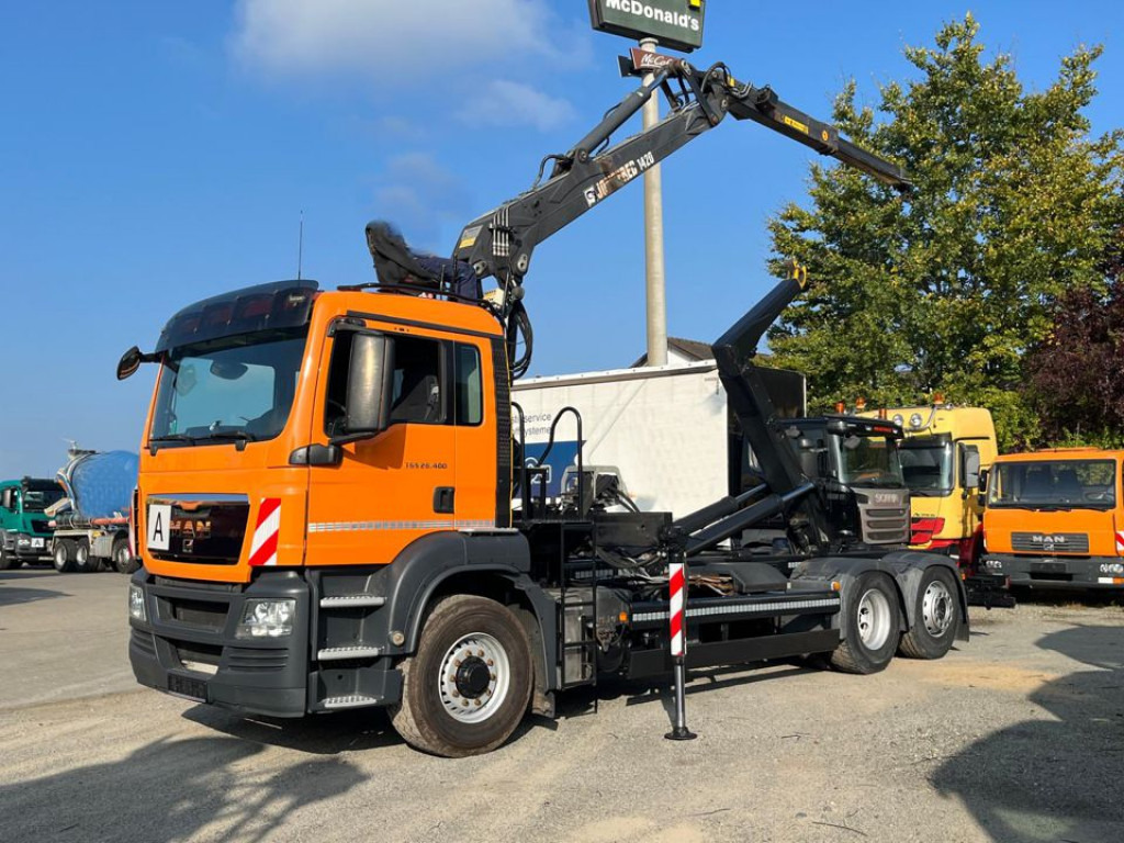 MAN TG-S 26.400 6x4H-2 BL Abrollkipper mit Kran Lift Lenk - Kamion s kukastom dizalicom, Kamion s kranom: slika MAN TG-S 26.400 6x4H-2 BL Abrollkipper mit Kran Lift Lenk - Kamion s kukastom dizalicom, Kamion s kranom MAN TG-S 26.400 6x4H-2 BL Abrollkipper mit Kran Lift Lenk - Kamion s kukastom dizalicom, Kamion s kranom: slika MAN TG-S 26.400 6x4H-2 BL Abrollkipper mit Kran Lift Lenk - Kamion s kukastom dizalicom, Kamion s kranom