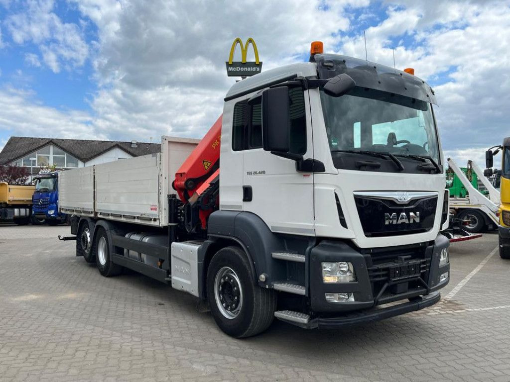 MAN TG-S 26.420 6x2 BL Pritsche Kran Palf. PK 22002+ - Kamion s kranom: slika MAN TG-S 26.420 6x2 BL Pritsche Kran Palf. PK 22002+ - Kamion s kranom MAN TG-S 26.420 6x2 BL Pritsche Kran Palf. PK 22002+ - Kamion s kranom: slika MAN TG-S 26.420 6x2 BL Pritsche Kran Palf. PK 22002+ - Kamion s kranom