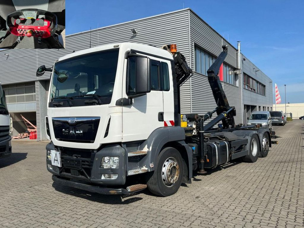 MAN TG-S 26.440 6x2-2 BL Abrollkipper mit Kran Funk+ - Kamion s kranom: slika MAN TG-S 26.440 6x2-2 BL Abrollkipper mit Kran Funk+ - Kamion s kranom MAN TG-S 26.440 6x2-2 BL Abrollkipper mit Kran Funk+ - Kamion s kranom: slika MAN TG-S 26.440 6x2-2 BL Abrollkipper mit Kran Funk+ - Kamion s kranom