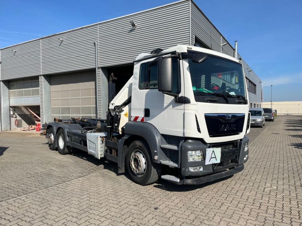 MAN TG-S 26.440 6x2-2 BL Abrollkipper mit Kran Funk+ - Kamion s kranom: slika MAN TG-S 26.440 6x2-2 BL Abrollkipper mit Kran Funk+ - Kamion s kranom MAN TG-S 26.440 6x2-2 BL Abrollkipper mit Kran Funk+ - Kamion s kranom: slika MAN TG-S 26.440 6x2-2 BL Abrollkipper mit Kran Funk+ - Kamion s kranom