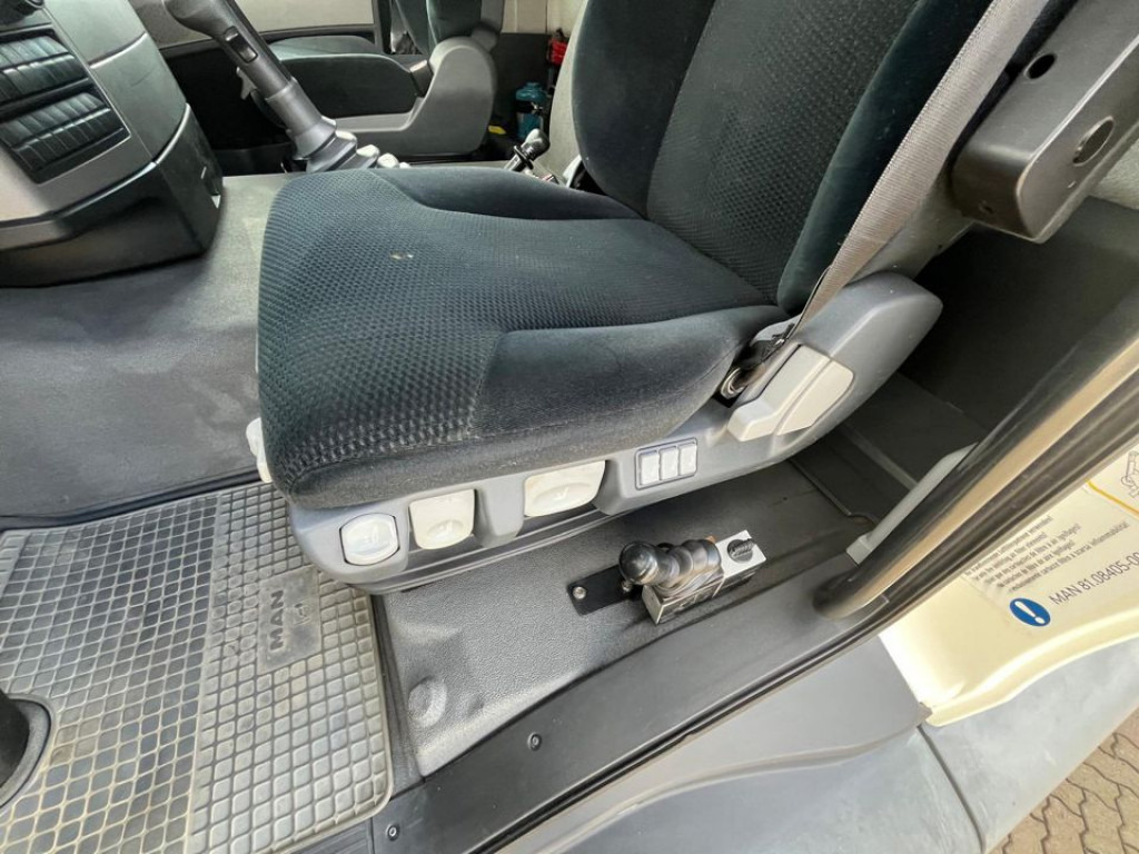 MAN TG-S 26.440 6x4 BB 3-Achs Kipper Schalter - Kiper: slika MAN TG-S 26.440 6x4 BB 3-Achs Kipper Schalter - Kiper MAN TG-S 26.440 6x4 BB 3-Achs Kipper Schalter - Kiper: slika MAN TG-S 26.440 6x4 BB 3-Achs Kipper Schalter - Kiper