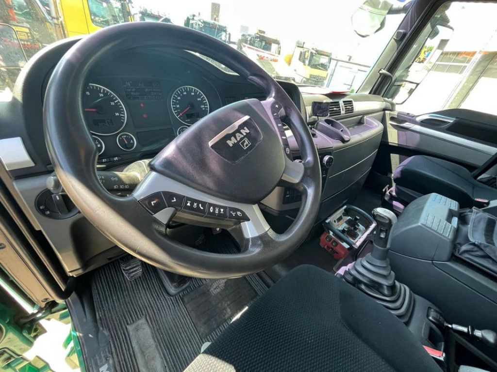 MAN TG-X 26.440 6x2-2 BL Pritsche Heckkran Fassi 360 - Kamion s otvorenim sandukom, Kamion s kranom: slika MAN TG-X 26.440 6x2-2 BL Pritsche Heckkran Fassi 360 - Kamion s otvorenim sandukom, Kamion s kranom MAN TG-X 26.440 6x2-2 BL Pritsche Heckkran Fassi 360 - Kamion s otvorenim sandukom, Kamion s kranom: slika MAN TG-X 26.440 6x2-2 BL Pritsche Heckkran Fassi 360 - Kamion s otvorenim sandukom, Kamion s kranom
