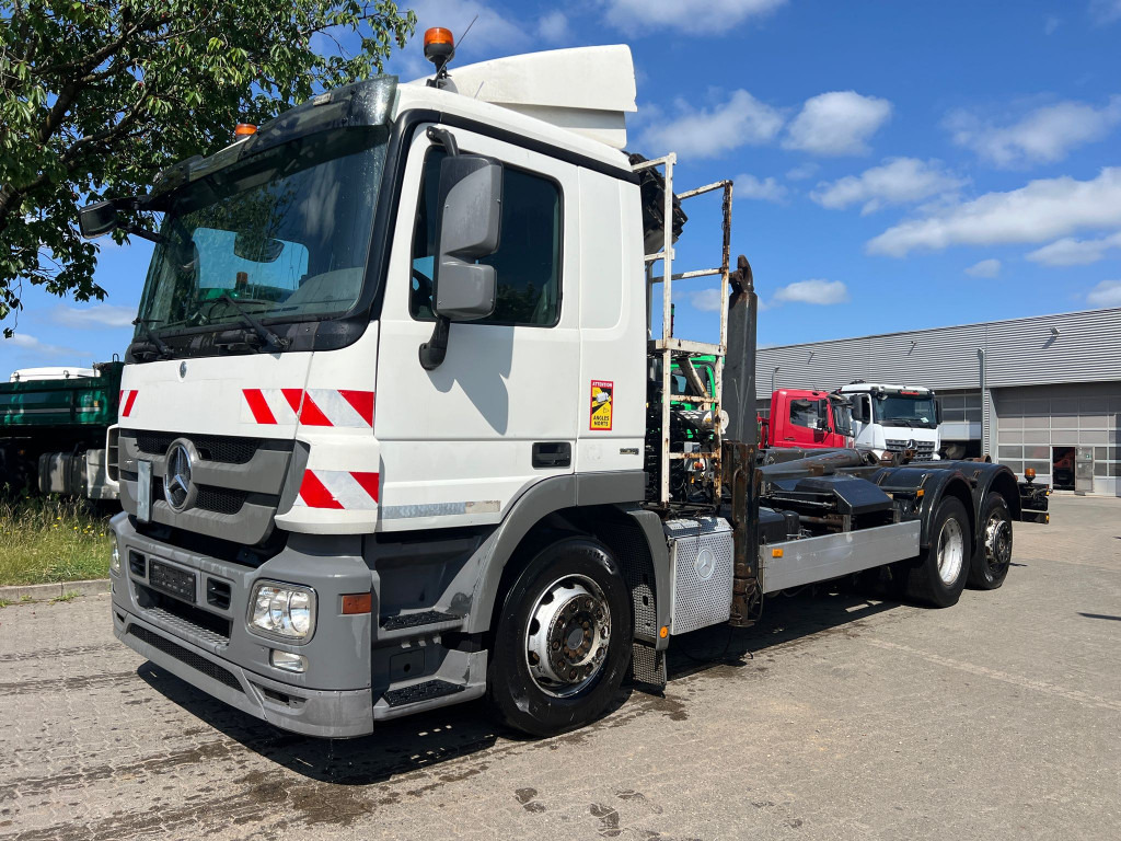 MERCEDES-BENZ Actros 2541 L6x2 Abrollkipper mit Kran Funk+Greiferst - Kamion s kukastom dizalicom, Kamion s kranom: slika MERCEDES-BENZ Actros 2541 L6x2 Abrollkipper mit Kran Funk+Greiferst - Kamion s kukastom dizalicom, Kamion s kranom MERCEDES-BENZ Actros 2541 L6x2 Abrollkipper mit Kran Funk+Greiferst - Kamion s kukastom dizalicom, Kamion s kranom: slika MERCEDES-BENZ Actros 2541 L6x2 Abrollkipper mit Kran Funk+Greiferst - Kamion s kukastom dizalicom, Kamion s kranom