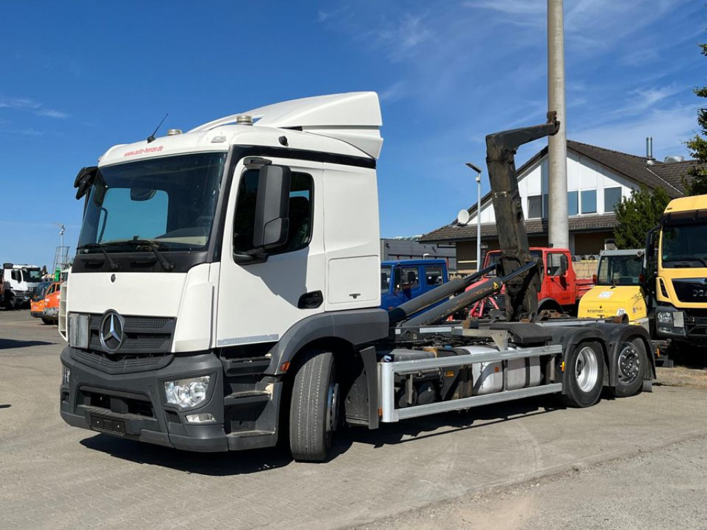 MERCEDES-BENZ Actros 2543 L 6x2 Abrollkipper MeillerLenk Lift - Kamion s kukastom dizalicom: slika MERCEDES-BENZ Actros 2543 L 6x2 Abrollkipper MeillerLenk Lift - Kamion s kukastom dizalicom MERCEDES-BENZ Actros 2543 L 6x2 Abrollkipper MeillerLenk Lift - Kamion s kukastom dizalicom: slika MERCEDES-BENZ Actros 2543 L 6x2 Abrollkipper MeillerLenk Lift - Kamion s kukastom dizalicom