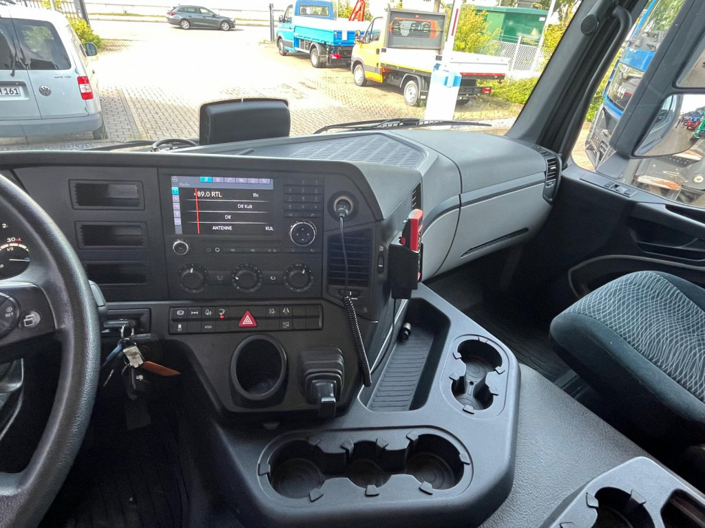 MERCEDES-BENZ Antos 1830 L nR 4x2 Standardkoffer LBW LBW 2to+Funk - Kamion sandučar: slika MERCEDES-BENZ Antos 1830 L nR 4x2 Standardkoffer LBW LBW 2to+Funk - Kamion sandučar MERCEDES-BENZ Antos 1830 L nR 4x2 Standardkoffer LBW LBW 2to+Funk - Kamion sandučar: slika MERCEDES-BENZ Antos 1830 L nR 4x2 Standardkoffer LBW LBW 2to+Funk - Kamion sandučar