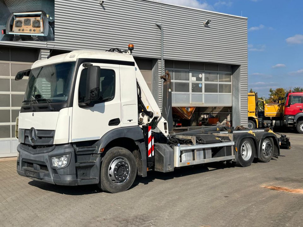 MERCEDES-BENZ Antos 2543 L 6x2 Abrollkipper mit Kran Funk+Greiferst. - Kamion s kukastom dizalicom, Kamion s kranom: slika MERCEDES-BENZ Antos 2543 L 6x2 Abrollkipper mit Kran Funk+Greiferst. - Kamion s kukastom dizalicom, Kamion s kranom MERCEDES-BENZ Antos 2543 L 6x2 Abrollkipper mit Kran Funk+Greiferst. - Kamion s kukastom dizalicom, Kamion s kranom: slika MERCEDES-BENZ Antos 2543 L 6x2 Abrollkipper mit Kran Funk+Greiferst. - Kamion s kukastom dizalicom, Kamion s kranom
