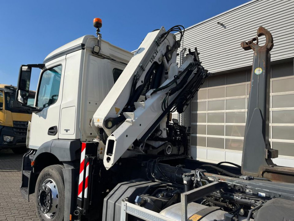 MERCEDES-BENZ Antos 2543 L 6x2 Abrollkipper mit Kran Funk+Greiferst. - Kamion s kukastom dizalicom, Kamion s kranom: slika MERCEDES-BENZ Antos 2543 L 6x2 Abrollkipper mit Kran Funk+Greiferst. - Kamion s kukastom dizalicom, Kamion s kranom MERCEDES-BENZ Antos 2543 L 6x2 Abrollkipper mit Kran Funk+Greiferst. - Kamion s kukastom dizalicom, Kamion s kranom: slika MERCEDES-BENZ Antos 2543 L 6x2 Abrollkipper mit Kran Funk+Greiferst. - Kamion s kukastom dizalicom, Kamion s kranom
