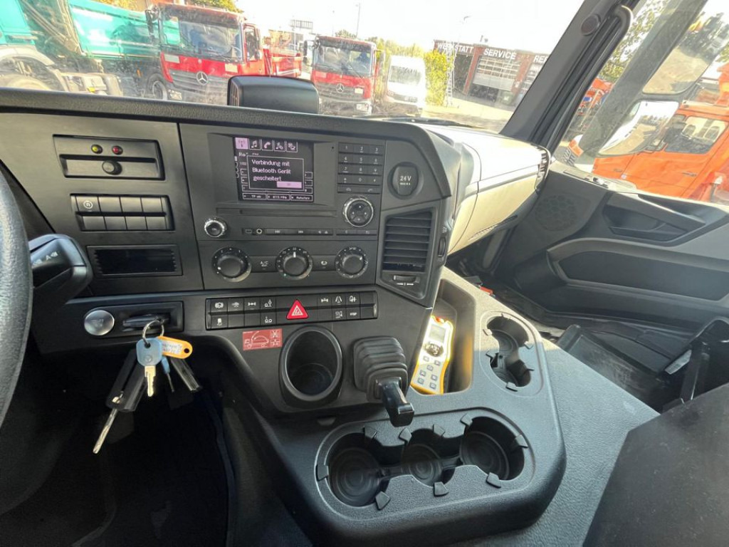 MERCEDES-BENZ Antos 2543 L 6x2 Abrollkipper mit Kran Funk+Greiferst. - Kamion s kukastom dizalicom, Kamion s kranom: slika MERCEDES-BENZ Antos 2543 L 6x2 Abrollkipper mit Kran Funk+Greiferst. - Kamion s kukastom dizalicom, Kamion s kranom MERCEDES-BENZ Antos 2543 L 6x2 Abrollkipper mit Kran Funk+Greiferst. - Kamion s kukastom dizalicom, Kamion s kranom: slika MERCEDES-BENZ Antos 2543 L 6x2 Abrollkipper mit Kran Funk+Greiferst. - Kamion s kukastom dizalicom, Kamion s kranom