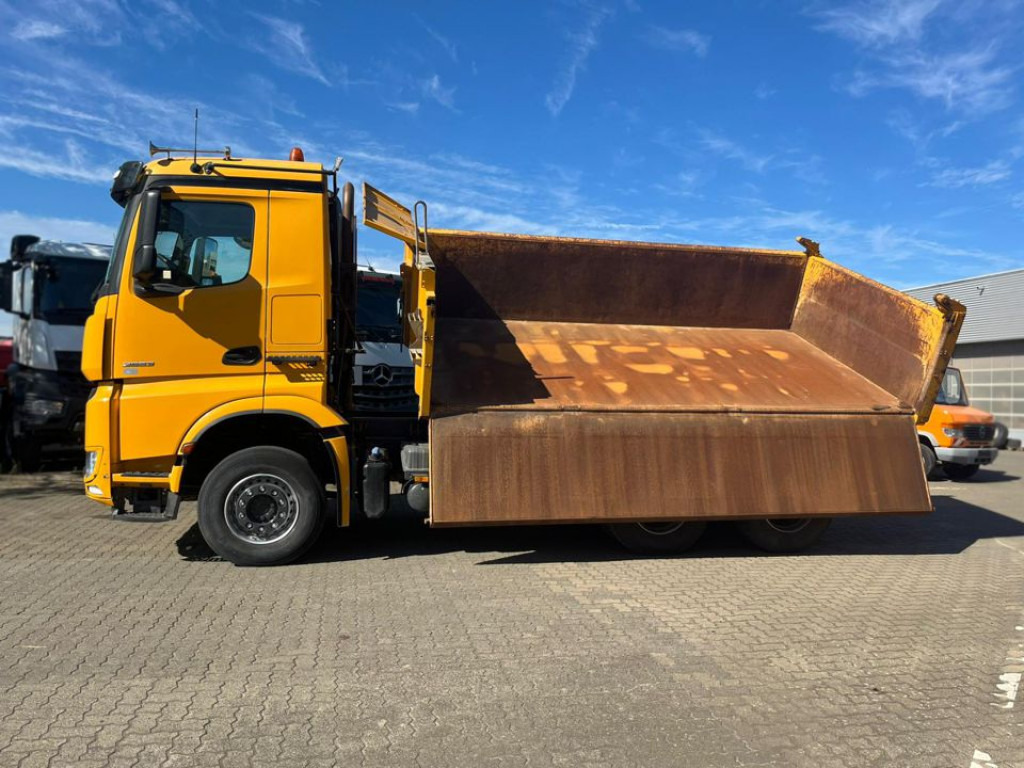 MERCEDES-BENZ Arocs 2663 6x4 3-Achs Kipper Meiller Bordmatik - Kiper: slika MERCEDES-BENZ Arocs 2663 6x4 3-Achs Kipper Meiller Bordmatik - Kiper MERCEDES-BENZ Arocs 2663 6x4 3-Achs Kipper Meiller Bordmatik - Kiper: slika MERCEDES-BENZ Arocs 2663 6x4 3-Achs Kipper Meiller Bordmatik - Kiper