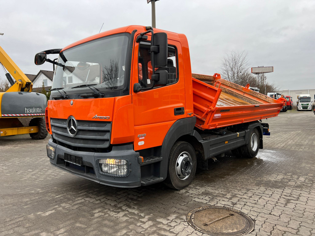 MERCEDES-BENZ Atego 818 K 2-Achs Kipper Schalter - Mali kamion kiper: slika MERCEDES-BENZ Atego 818 K 2-Achs Kipper Schalter - Mali kamion kiper MERCEDES-BENZ Atego 818 K 2-Achs Kipper Schalter - Mali kamion kiper: slika MERCEDES-BENZ Atego 818 K 2-Achs Kipper Schalter - Mali kamion kiper