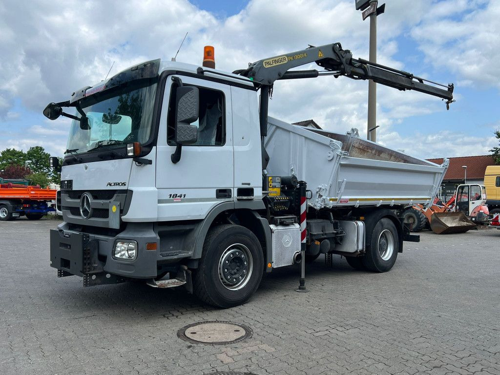 Mercedes-Benz Actros 1841 K 2-Achs Kipper Kran Funk/2xhydr+Gre Mercedes-Benz Actros 1841 K 2-Achs Kipper Kran Funk/2xhydr+Gre - Kiper, Kamion s kranom: slika Mercedes-Benz Actros 1841 K 2-Achs Kipper Kran Funk/2xhydr+Gre Mercedes-Benz Actros 1841 K 2-Achs Kipper Kran Funk/2xhydr+Gre - Kiper, Kamion s kranom Mercedes-Benz Actros 1841 K 2-Achs Kipper Kran Funk/2xhydr+Gre Mercedes-Benz Actros 1841 K 2-Achs Kipper Kran Funk/2xhydr+Gre - Kiper, Kamion s kranom: slika Mercedes-Benz Actros 1841 K 2-Achs Kipper Kran Funk/2xhydr+Gre Mercedes-Benz Actros 1841 K 2-Achs Kipper Kran Funk/2xhydr+Gre - Kiper, Kamion s kranom