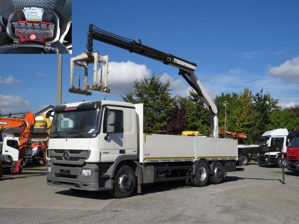 Mercedes-Benz Actros 2541 L6x2 Pritsche Heckkran Funk - Kamion s otvorenim sandukom, Kamion s kranom: slika Mercedes-Benz Actros 2541 L6x2 Pritsche Heckkran Funk - Kamion s otvorenim sandukom, Kamion s kranom Mercedes-Benz Actros 2541 L6x2 Pritsche Heckkran Funk - Kamion s otvorenim sandukom, Kamion s kranom: slika Mercedes-Benz Actros 2541 L6x2 Pritsche Heckkran Funk - Kamion s otvorenim sandukom, Kamion s kranom
