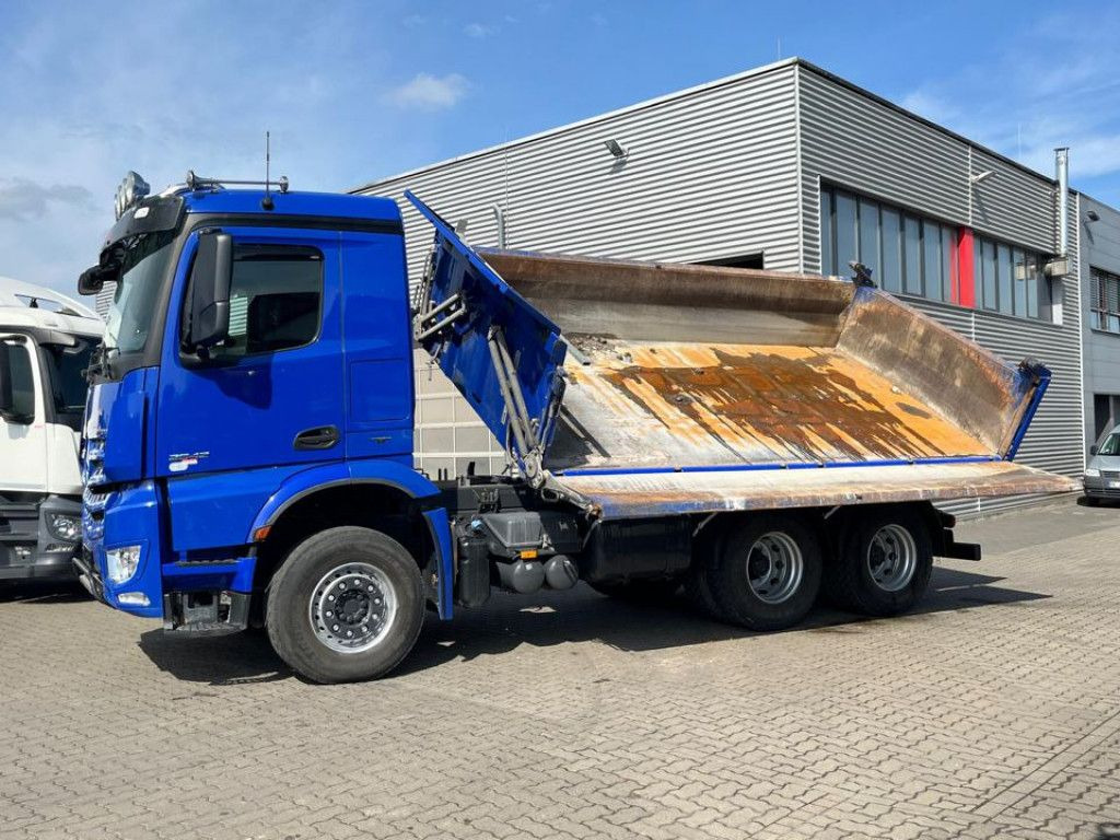 Mercedes-Benz Arocs 2642 6x4 3-Achs Kipper Bordmatik nur 163TK - Kiper: slika Mercedes-Benz Arocs 2642 6x4 3-Achs Kipper Bordmatik nur 163TK - Kiper Mercedes-Benz Arocs 2642 6x4 3-Achs Kipper Bordmatik nur 163TK - Kiper: slika Mercedes-Benz Arocs 2642 6x4 3-Achs Kipper Bordmatik nur 163TK - Kiper