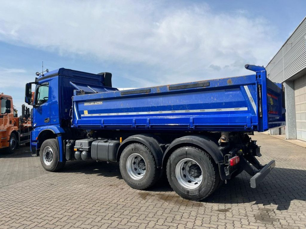 Mercedes-Benz Arocs 2642 6x4 3-Achs Kipper Bordmatik nur 163TK - Kiper: slika Mercedes-Benz Arocs 2642 6x4 3-Achs Kipper Bordmatik nur 163TK - Kiper Mercedes-Benz Arocs 2642 6x4 3-Achs Kipper Bordmatik nur 163TK - Kiper: slika Mercedes-Benz Arocs 2642 6x4 3-Achs Kipper Bordmatik nur 163TK - Kiper