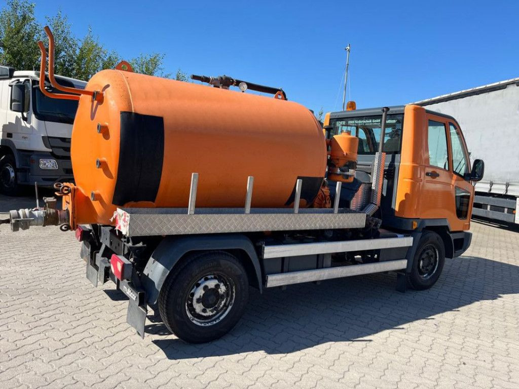 Multicar FUMO M30 Saug + Spülwagen - Vakum kamion: slika Multicar FUMO M30 Saug + Spülwagen - Vakum kamion Multicar FUMO M30 Saug + Spülwagen - Vakum kamion: slika Multicar FUMO M30 Saug + Spülwagen - Vakum kamion
