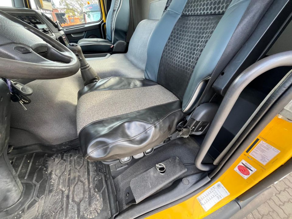 VOLVO (S) Truck FM 330 4x4 Pritsche Kran Singelreifen Funkfernbedienung - Kamion s otvorenim sandukom, Kamion s kranom: slika VOLVO (S) Truck FM 330 4x4 Pritsche Kran Singelreifen Funkfernbedienung - Kamion s otvorenim sandukom, Kamion s kranom VOLVO (S) Truck FM 330 4x4 Pritsche Kran Singelreifen Funkfernbedienung - Kamion s otvorenim sandukom, Kamion s kranom: slika VOLVO (S) Truck FM 330 4x4 Pritsche Kran Singelreifen Funkfernbedienung - Kamion s otvorenim sandukom, Kamion s kranom