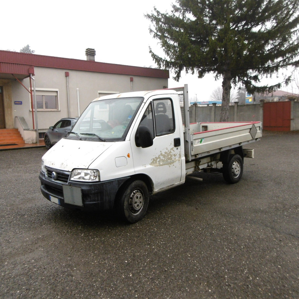FIAT Ducato 35.12 - Dostavno vozilo s ravnom platformom: slika FIAT Ducato 35.12 - Dostavno vozilo s ravnom platformom FIAT Ducato 35.12 - Dostavno vozilo s ravnom platformom: slika FIAT Ducato 35.12 - Dostavno vozilo s ravnom platformom