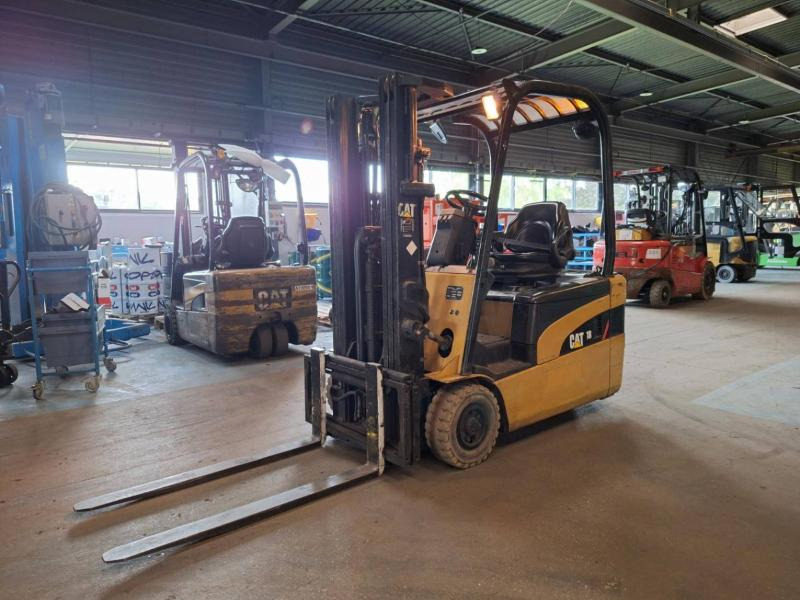 Caterpillar EP18NT - Električni viličar: slika Caterpillar EP18NT - Električni viličar Caterpillar EP18NT - Električni viličar: slika Caterpillar EP18NT - Električni viličar