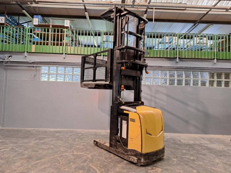 Komisioner Caterpillar NOH10N: slika Komisioner Caterpillar NOH10N Komisioner Caterpillar NOH10N: slika Komisioner Caterpillar NOH10N