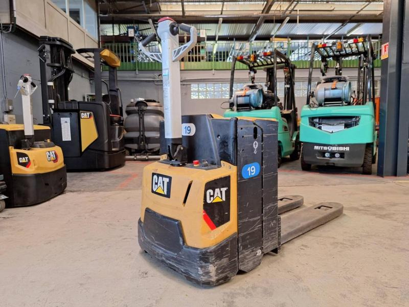 Caterpillar NPP20N2 - Paletni viličar: slika Caterpillar NPP20N2 - Paletni viličar Caterpillar NPP20N2 - Paletni viličar: slika Caterpillar NPP20N2 - Paletni viličar