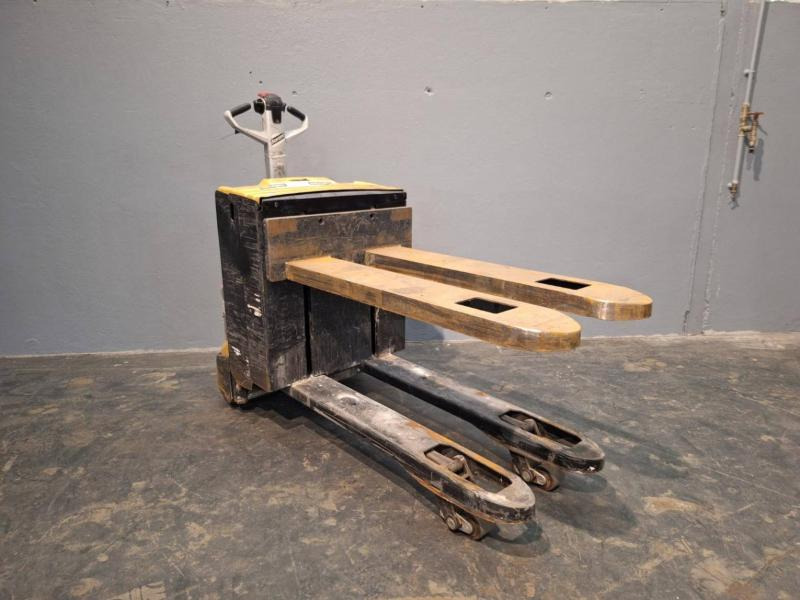 Paletni viličar Caterpillar NPP20N2E: slika Paletni viličar Caterpillar NPP20N2E Paletni viličar Caterpillar NPP20N2E: slika Paletni viličar Caterpillar NPP20N2E