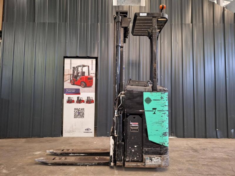 Slagač stoga Caterpillar NSR16N: slika Slagač stoga Caterpillar NSR16N Slagač stoga Caterpillar NSR16N: slika Slagač stoga Caterpillar NSR16N