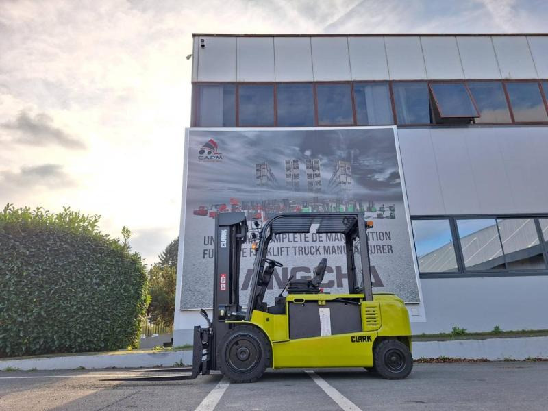 Clark GEX40 - Električni viličar: slika Clark GEX40 - Električni viličar Clark GEX40 - Električni viličar: slika Clark GEX40 - Električni viličar