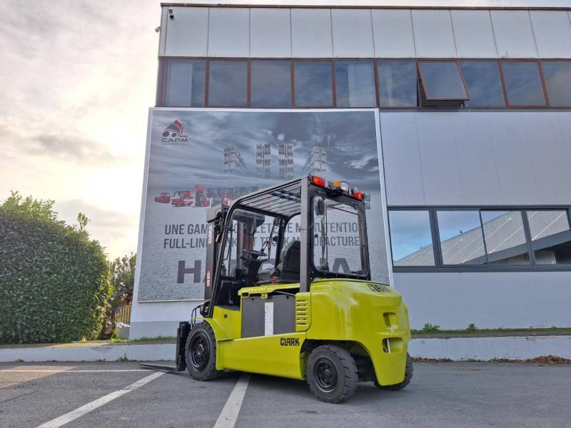 Clark GEX40 - Električni viličar: slika Clark GEX40 - Električni viličar Clark GEX40 - Električni viličar: slika Clark GEX40 - Električni viličar