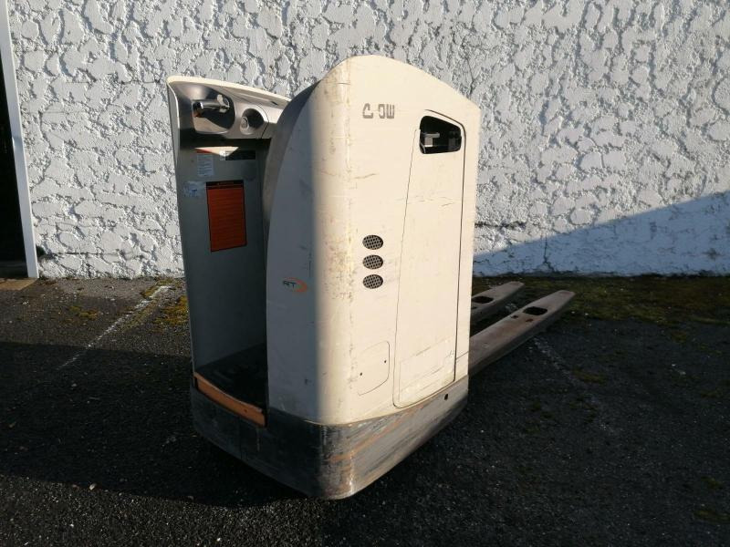 Crown RT4000 - Paletni viličar: slika Crown RT4000 - Paletni viličar Crown RT4000 - Paletni viličar: slika Crown RT4000 - Paletni viličar