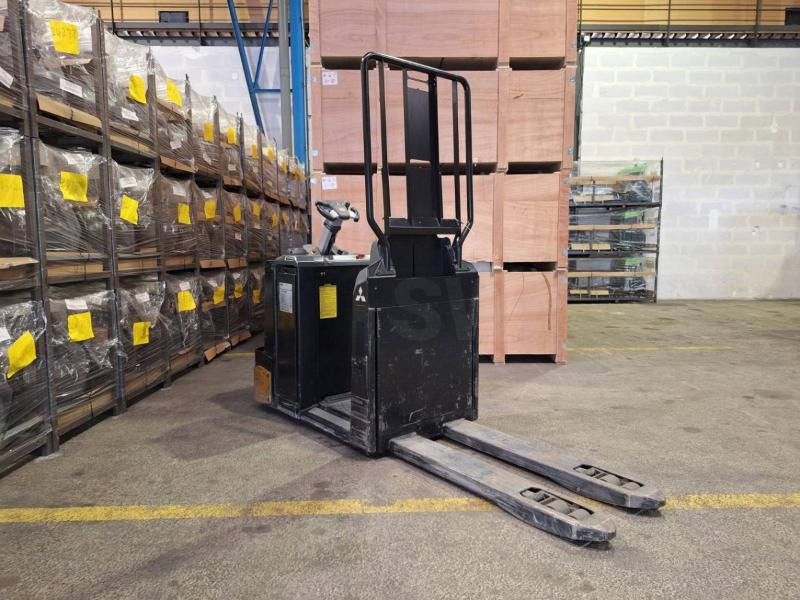 Mitsubishi OPB20N2 - Komisioner: slika Mitsubishi OPB20N2 - Komisioner Mitsubishi OPB20N2 - Komisioner: slika Mitsubishi OPB20N2 - Komisioner