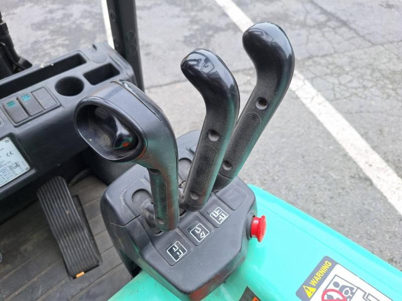 Električni viličar Yale ERP16VT: slika Električni viličar Yale ERP16VT Električni viličar Yale ERP16VT: slika Električni viličar Yale ERP16VT