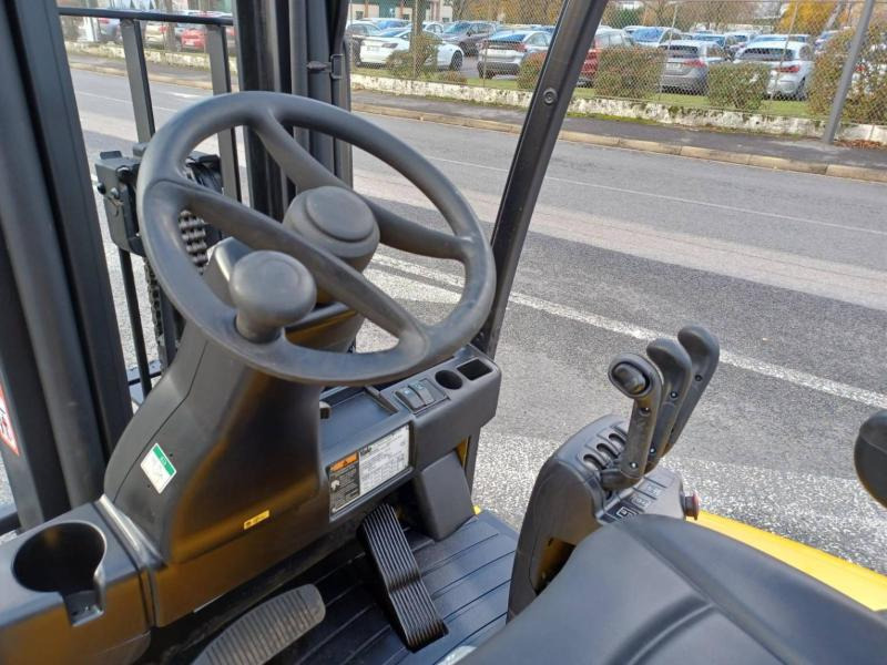 Električni viličar Yale ERP16VTMWB: slika Električni viličar Yale ERP16VTMWB