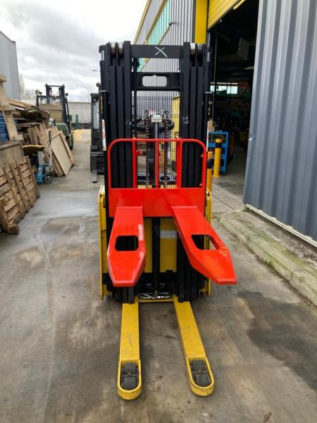 Yale MS12X - Slagač stoga: slika Yale MS12X - Slagač stoga Yale MS12X - Slagač stoga: slika Yale MS12X - Slagač stoga