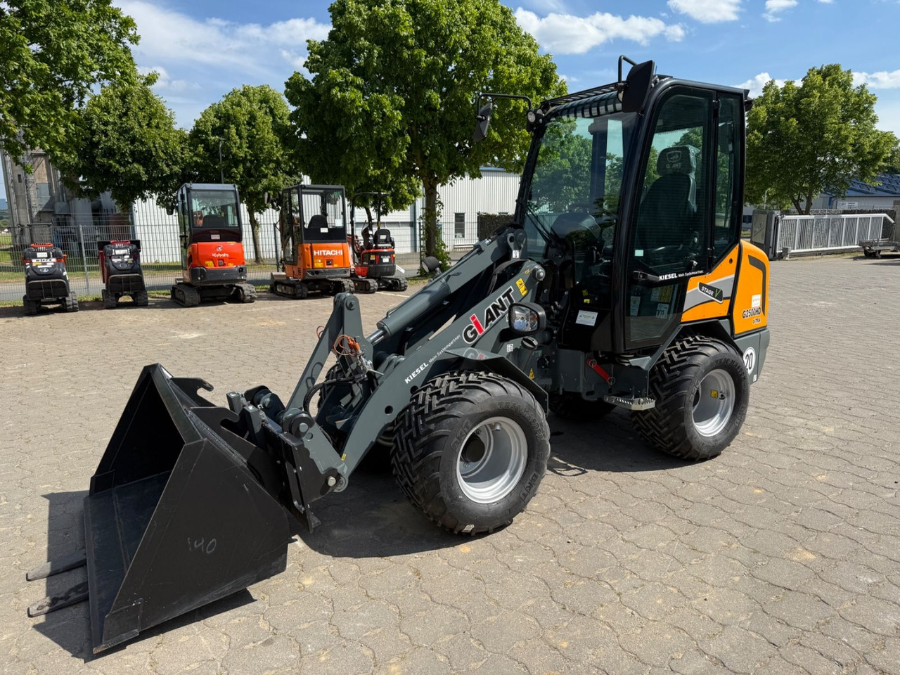 Giant G2500 HD X-TRA, Bj 20, SW, Schaufel, Gabel - Utovarivač na kotačima: slika Giant G2500 HD X-TRA, Bj 20, SW, Schaufel, Gabel - Utovarivač na kotačima Giant G2500 HD X-TRA, Bj 20, SW, Schaufel, Gabel - Utovarivač na kotačima: slika Giant G2500 HD X-TRA, Bj 20, SW, Schaufel, Gabel - Utovarivač na kotačima