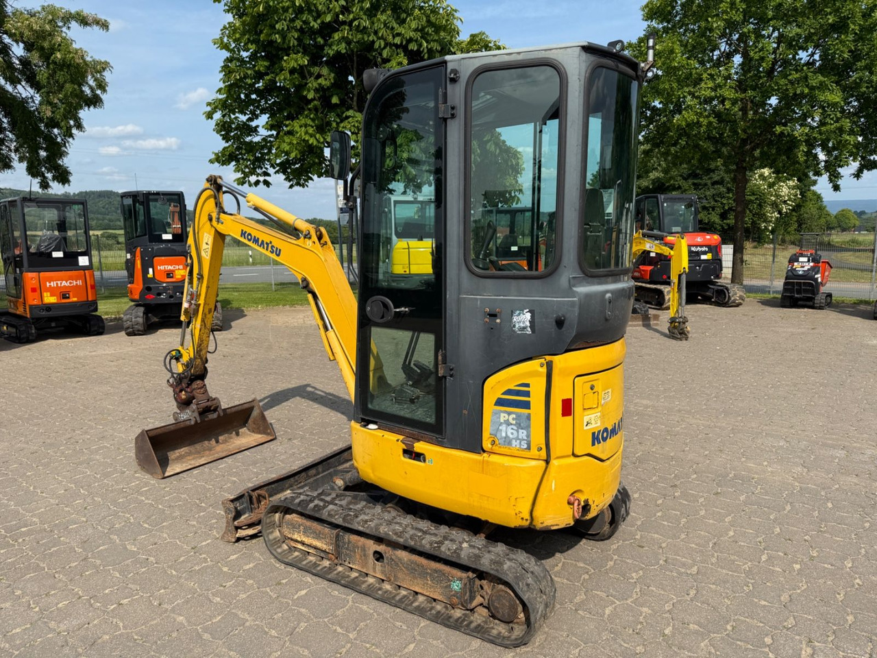 Komatsu PC 16R-3HS, Bj 17, 2210 BH, Tilt mit HS01, GL - Mini bager: slika Komatsu PC 16R-3HS, Bj 17, 2210 BH, Tilt mit HS01, GL - Mini bager Komatsu PC 16R-3HS, Bj 17, 2210 BH, Tilt mit HS01, GL - Mini bager: slika Komatsu PC 16R-3HS, Bj 17, 2210 BH, Tilt mit HS01, GL - Mini bager