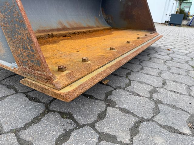 Volvo L 60 H, Schaufel Seiler 2000 mm, 1,5 cbm - Utovarivač na kotačima: slika Volvo L 60 H, Schaufel Seiler 2000 mm, 1,5 cbm - Utovarivač na kotačima Volvo L 60 H, Schaufel Seiler 2000 mm, 1,5 cbm - Utovarivač na kotačima: slika Volvo L 60 H, Schaufel Seiler 2000 mm, 1,5 cbm - Utovarivač na kotačima