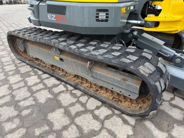 Wacker EZ 50, Bj 24, 300 BH, Gummiketten, HS03, TL Wacker EZ 50, Bj 24, 300 BH, Gummiketten, HS03, TL - Mini bager: slika Wacker EZ 50, Bj 24, 300 BH, Gummiketten, HS03, TL Wacker EZ 50, Bj 24, 300 BH, Gummiketten, HS03, TL - Mini bager Wacker EZ 50, Bj 24, 300 BH, Gummiketten, HS03, TL Wacker EZ 50, Bj 24, 300 BH, Gummiketten, HS03, TL - Mini bager: slika Wacker EZ 50, Bj 24, 300 BH, Gummiketten, HS03, TL Wacker EZ 50, Bj 24, 300 BH, Gummiketten, HS03, TL - Mini bager