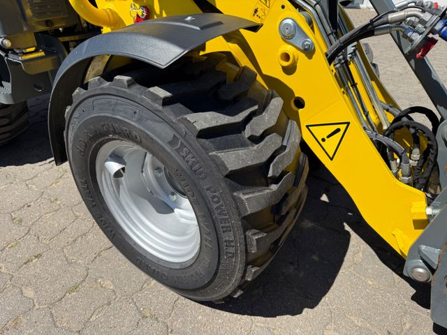 Wacker WL 25, Bj 23, 210 BH, Breitreifen Schaufel Gabel - Utovarivač na kotačima: slika Wacker WL 25, Bj 23, 210 BH, Breitreifen Schaufel Gabel - Utovarivač na kotačima Wacker WL 25, Bj 23, 210 BH, Breitreifen Schaufel Gabel - Utovarivač na kotačima: slika Wacker WL 25, Bj 23, 210 BH, Breitreifen Schaufel Gabel - Utovarivač na kotačima