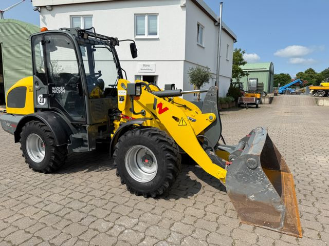Wacker WL 44, BJ 22, 775 BH, Schaufel, Gabel, TOP - Utovarivač na kotačima: slika Wacker WL 44, BJ 22, 775 BH, Schaufel, Gabel, TOP - Utovarivač na kotačima Wacker WL 44, BJ 22, 775 BH, Schaufel, Gabel, TOP - Utovarivač na kotačima: slika Wacker WL 44, BJ 22, 775 BH, Schaufel, Gabel, TOP - Utovarivač na kotačima