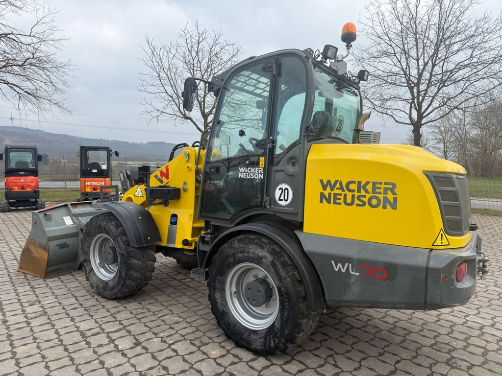 Wacker WL 70, Bj 21, 1625 BH, 122 PS, Schaufel Gabel - Utovarivač na kotačima: slika Wacker WL 70, Bj 21, 1625 BH, 122 PS, Schaufel Gabel - Utovarivač na kotačima Wacker WL 70, Bj 21, 1625 BH, 122 PS, Schaufel Gabel - Utovarivač na kotačima: slika Wacker WL 70, Bj 21, 1625 BH, 122 PS, Schaufel Gabel - Utovarivač na kotačima