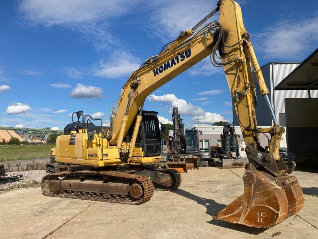Komatsu PC210LC-11 - Bager gusjeničar: slika Komatsu PC210LC-11 - Bager gusjeničar Komatsu PC210LC-11 - Bager gusjeničar: slika Komatsu PC210LC-11 - Bager gusjeničar
