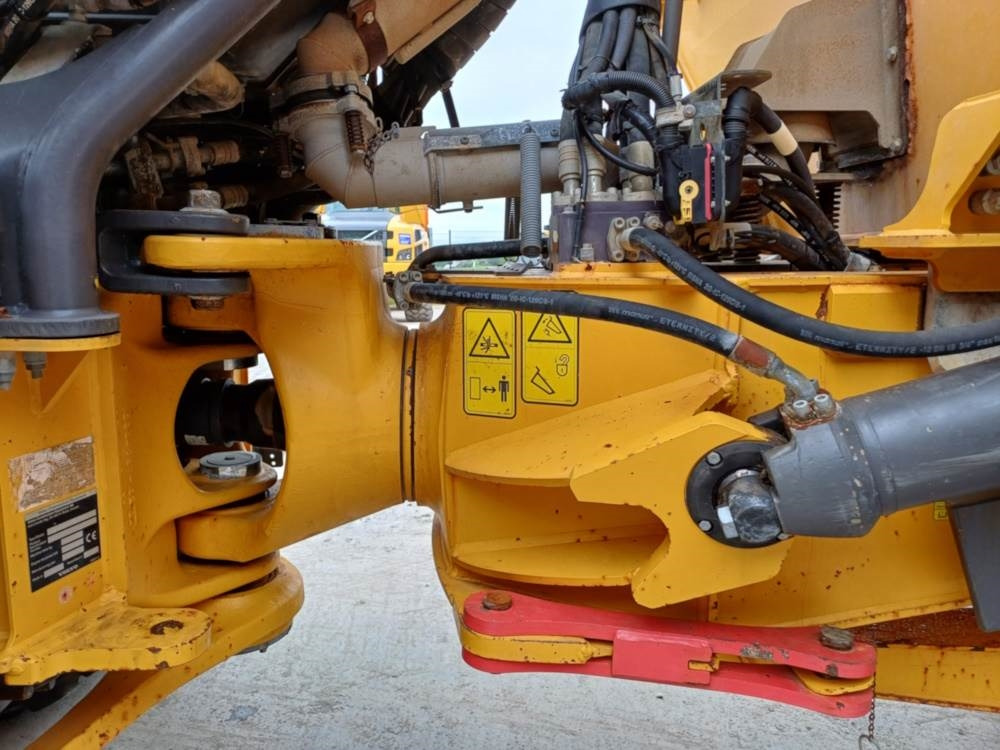 Volvo A25G - Zglobni istovarivač: slika Volvo A25G - Zglobni istovarivač Volvo A25G - Zglobni istovarivač: slika Volvo A25G - Zglobni istovarivač