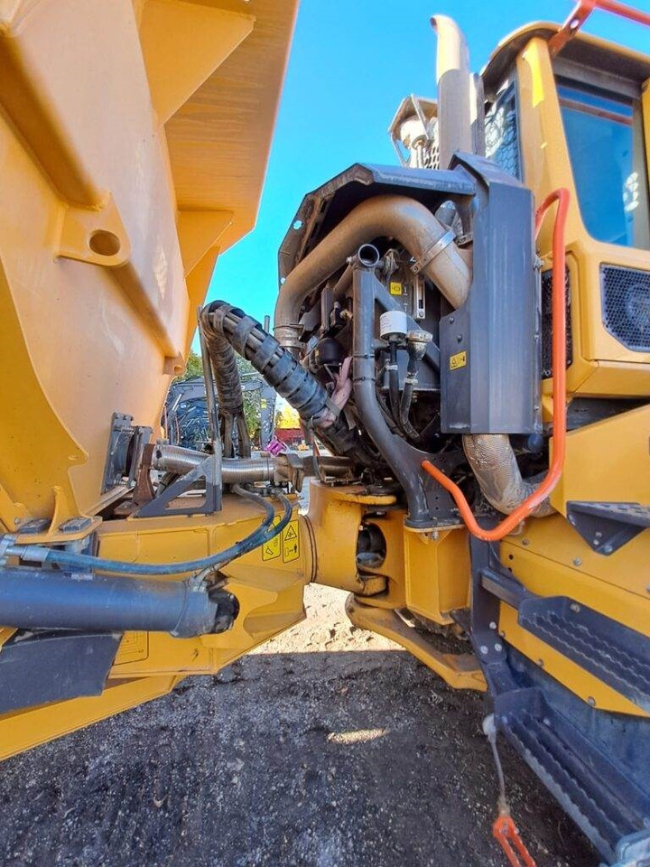 Volvo A25G - Zglobni istovarivač: slika Volvo A25G - Zglobni istovarivač Volvo A25G - Zglobni istovarivač: slika Volvo A25G - Zglobni istovarivač