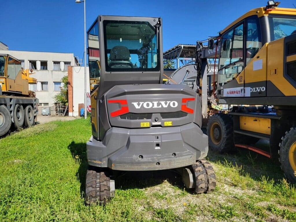 Volvo EC37F - Mini bager: slika  Volvo EC37F - Mini bager Volvo EC37F - Mini bager: slika  Volvo EC37F - Mini bager