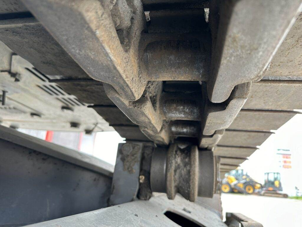Bager gusjeničar Volvo ECR235EL: slika Bager gusjeničar Volvo ECR235EL