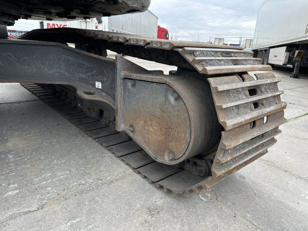 Bager gusjeničar Volvo ECR235EL: slika Bager gusjeničar Volvo ECR235EL