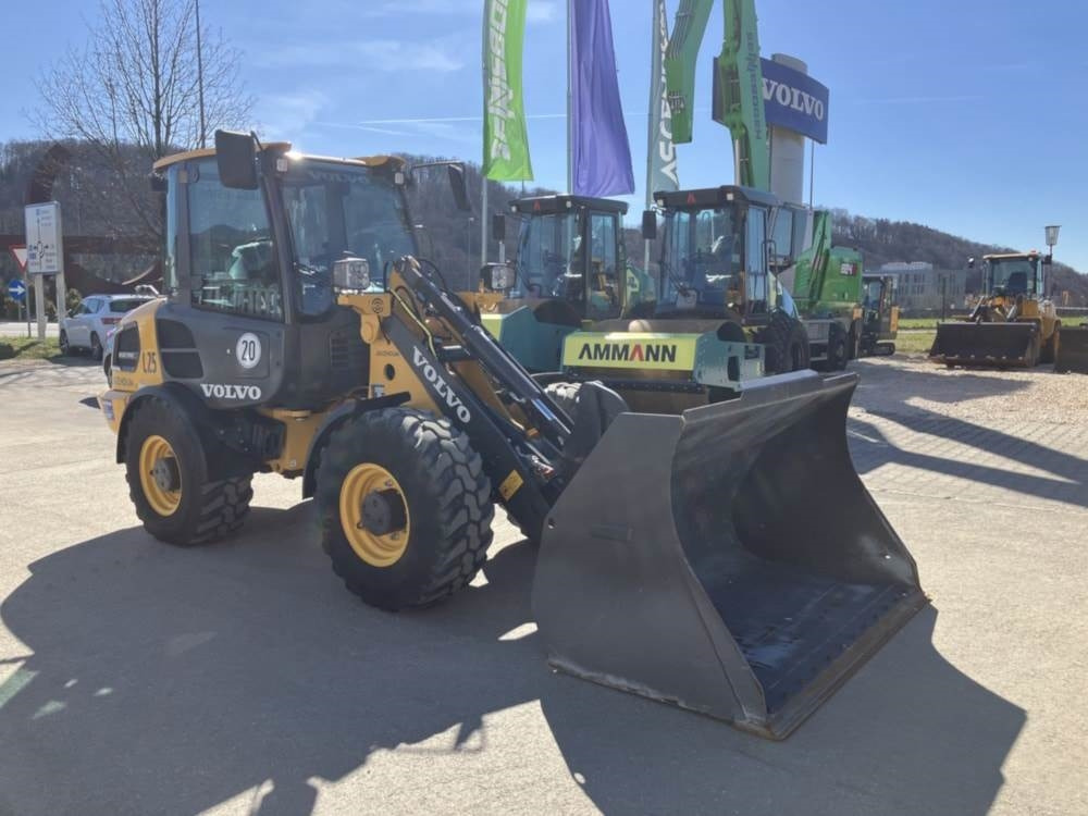 Volvo JL25H Electric - Mini utovarivač: slika Volvo JL25H Electric - Mini utovarivač Volvo JL25H Electric - Mini utovarivač: slika Volvo JL25H Electric - Mini utovarivač