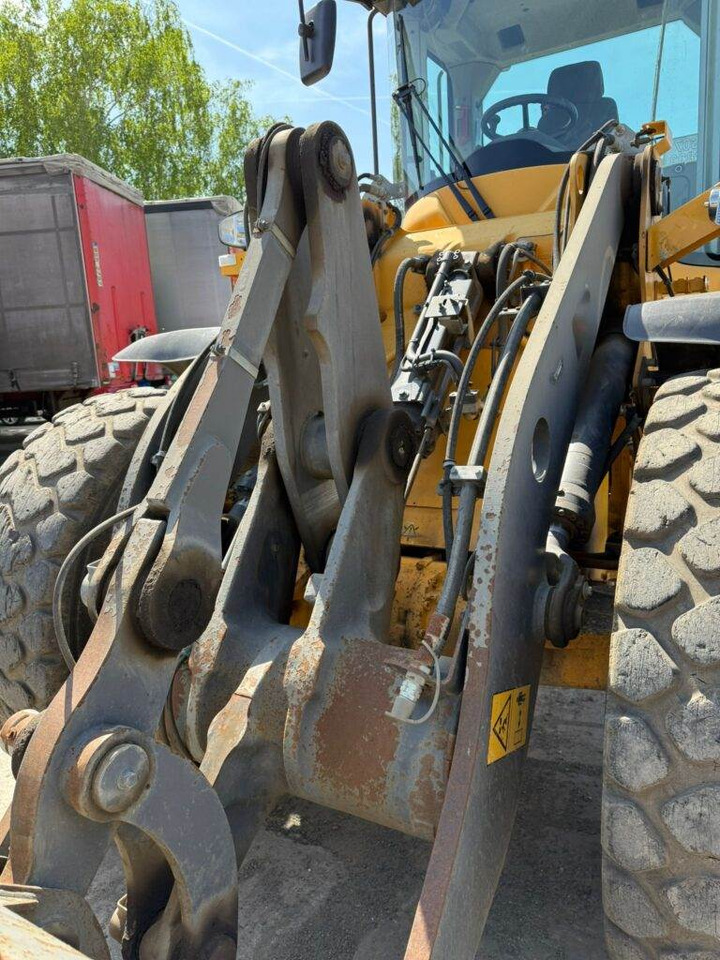 Volvo L60H - Utovarivač na kotačima: slika Volvo L60H - Utovarivač na kotačima Volvo L60H - Utovarivač na kotačima: slika Volvo L60H - Utovarivač na kotačima