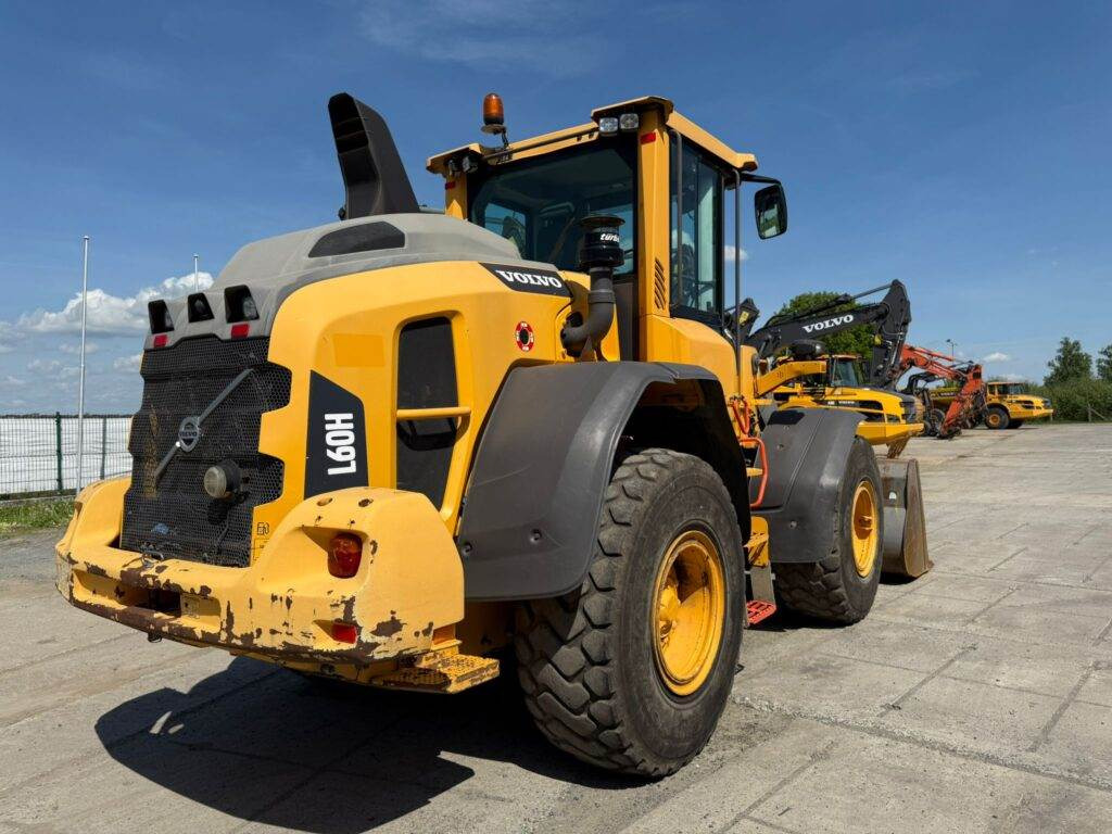 Volvo L60H - Utovarivač na kotačima: slika Volvo L60H - Utovarivač na kotačima Volvo L60H - Utovarivač na kotačima: slika Volvo L60H - Utovarivač na kotačima